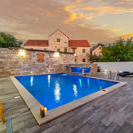 Luxury David With A Private Boat, Heated Pool, Jacuzzi And Sauna * Nerezisca
