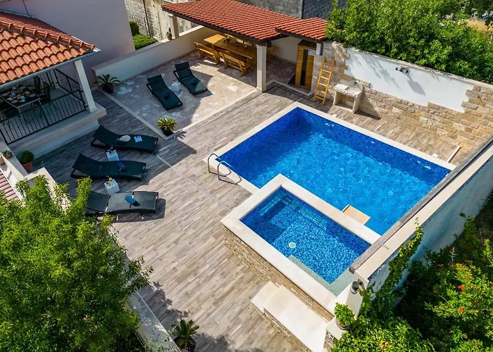 Βίλα Luxury David With A Private Boat, Heated Pool, Jacuzzi And Sauna Nerezisca