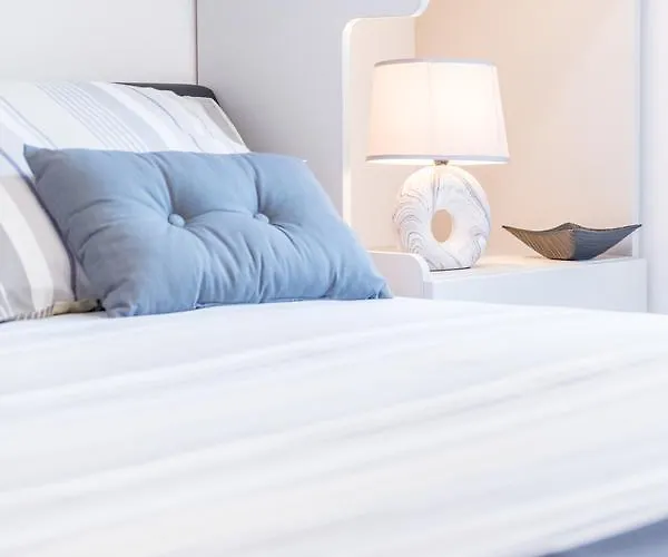 Βίλα Luxury David With A Private Boat, Heated Pool, Jacuzzi And Sauna Nerezisca