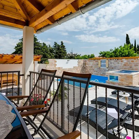 Luxury David With A Private Boat, Heated Pool, Jacuzzi And Sauna * Nerezisca