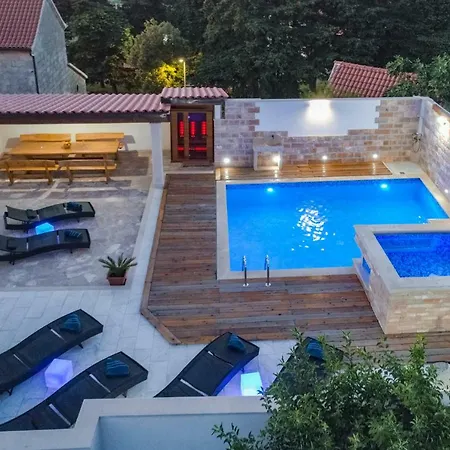 Luxury Villa David With A Heated Pool, Jacuzzi And Sauna *
