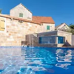 Luxury David With A Private Boat, Heated Pool, Jacuzzi And Sauna Villa Nerezisca