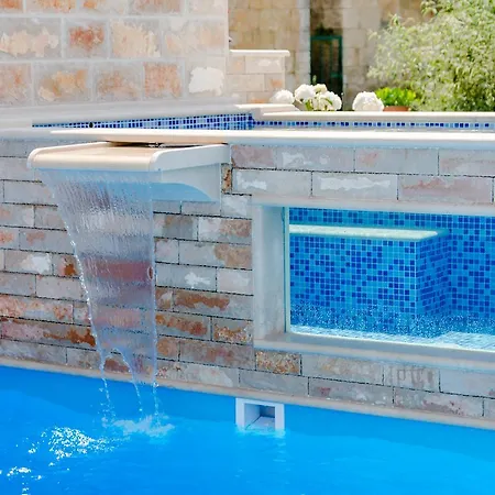 Luxury David With A Private Boat, Heated Pool, Jacuzzi And Sauna 빌라 Nerezisca